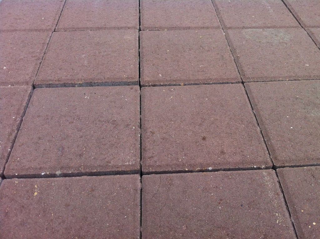 Плитка тротуарная, Коричневая, размер 300х300х80 на белом цементе