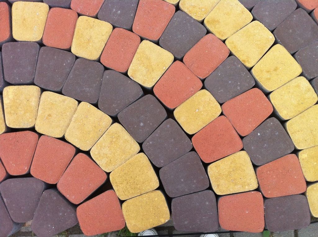 Плитка тротуарная, разных размеров и форм на Белом цементе