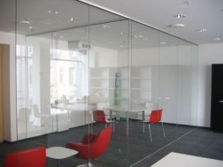 Перегородка офисная с матированным стеклом