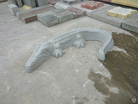 Бетонная скульптура "Крокодил"