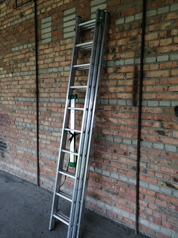 Алюминиевая лестница трехсекционная 3x10 «Стандарт» складная 680 см