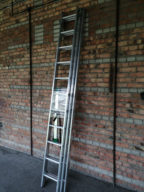 Алюминиевая лестница трехсекционная 3x11 «Стандарт» складная 764 см